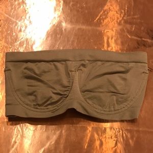 New Rhonda Shear M beige Strapless Bra